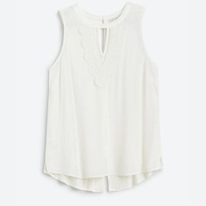 Daniel Rainn sleeveless key hole top. White